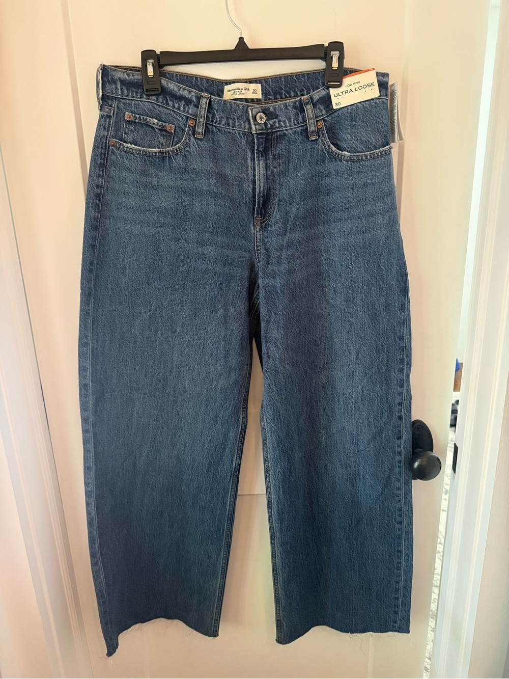 Abercrombie & Fitch Women's Low Rise Ultra Loose Jeans